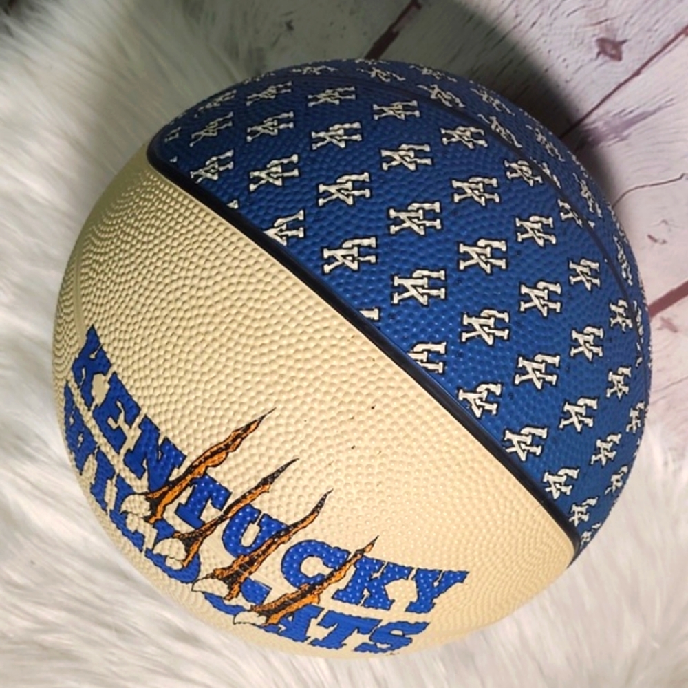 Y2K UK University of Kentucky Wildcats Cats Basketball Ball Standard Size - Picture 9 of 14